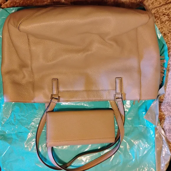 Michael Kors Light Gray Tote with Tassel and Wallet - Picture 4 of 15